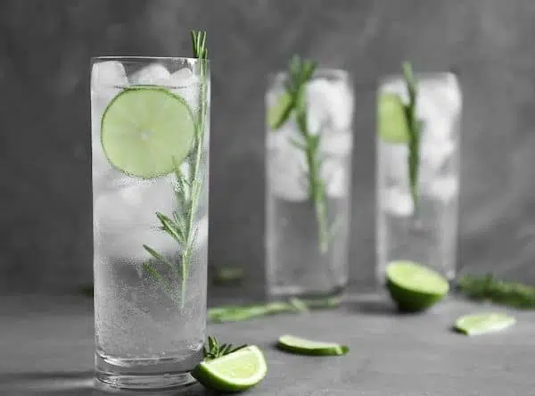 Gin and Tonic in highball glass with ratio of 1:3