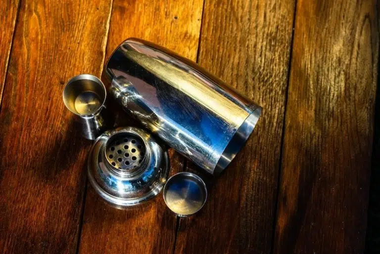 Cobbler Shaker Our Ultimate Guide to the Three Piece Shaker