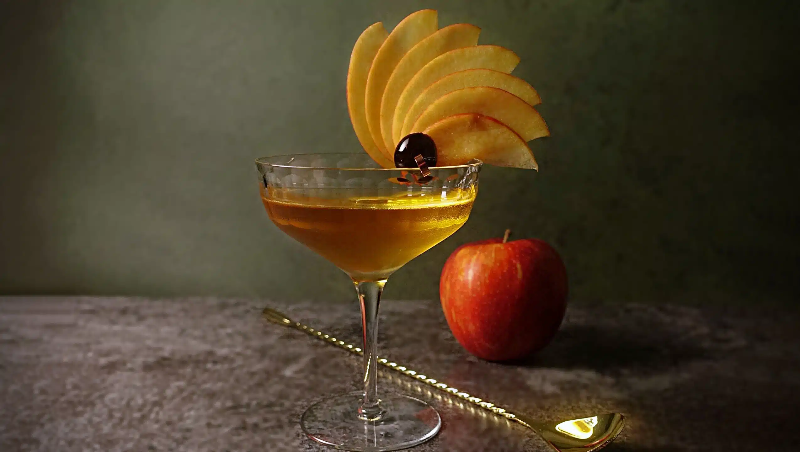 Angel Face Cocktail with Apple Fan