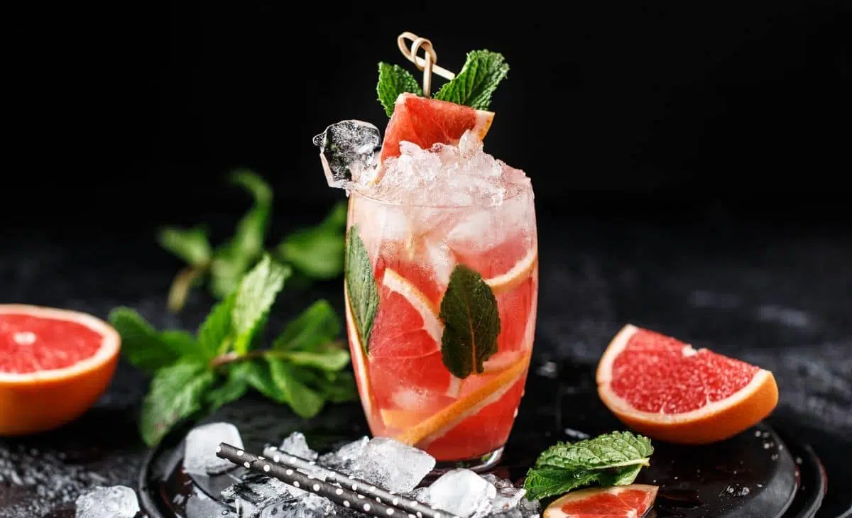 Grapefruit Pisco Collins cocktail
