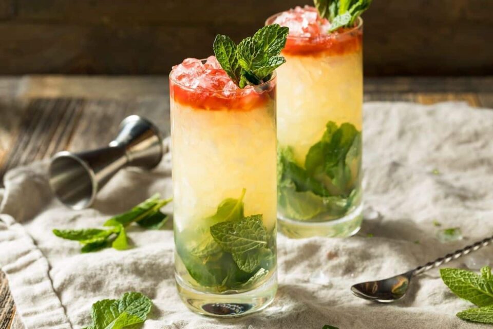 Swizzle Cocktails Explained Cocktail Society