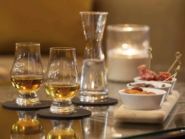 Scotch Whisky Bar Edinburgh tasting