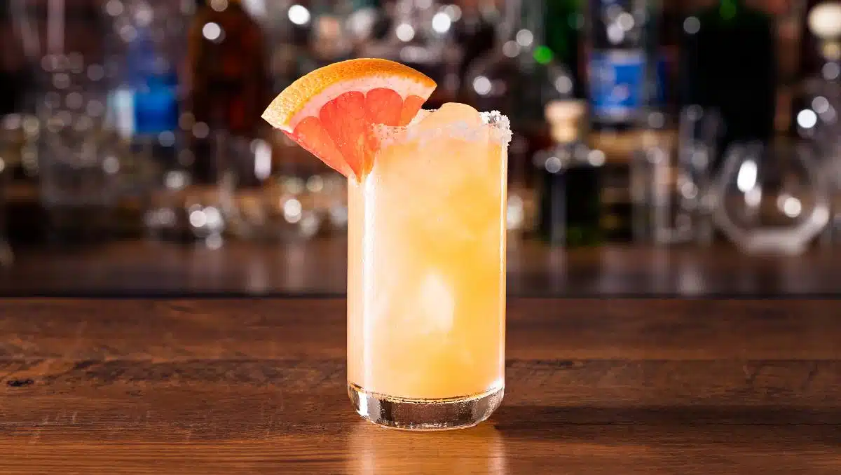 Monte Paloma cocktail - Amaro Montenegro and grapefruit juice