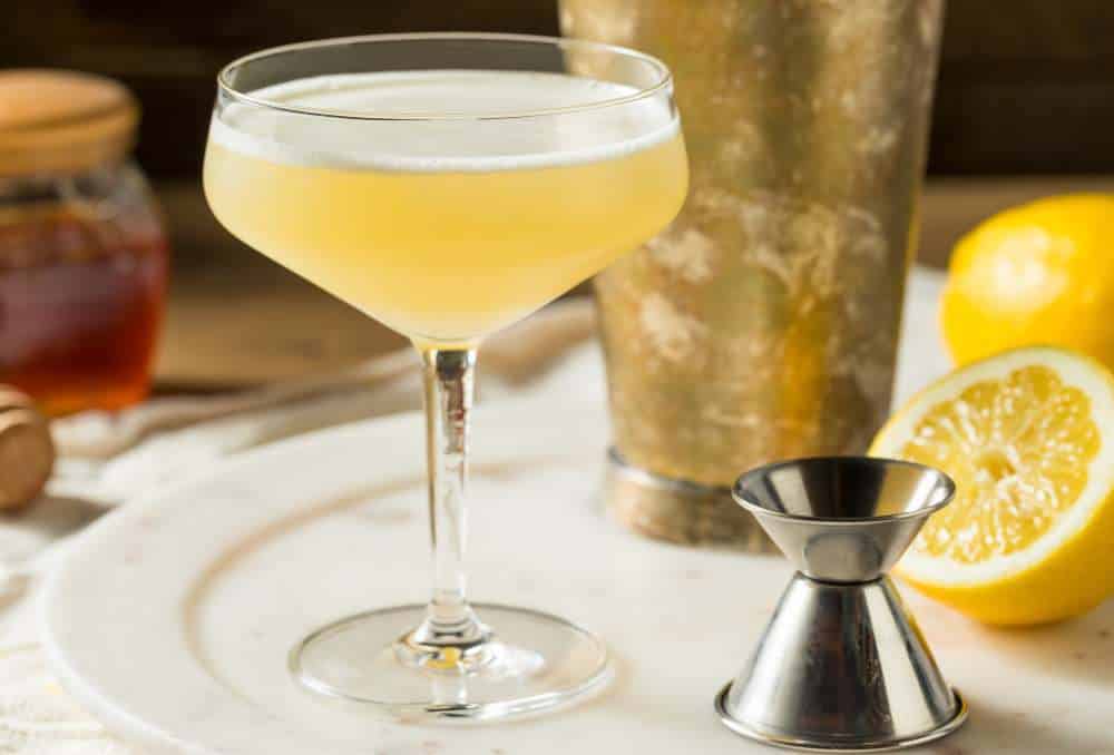 History of bathtub gin - Bee's Knees cocktail